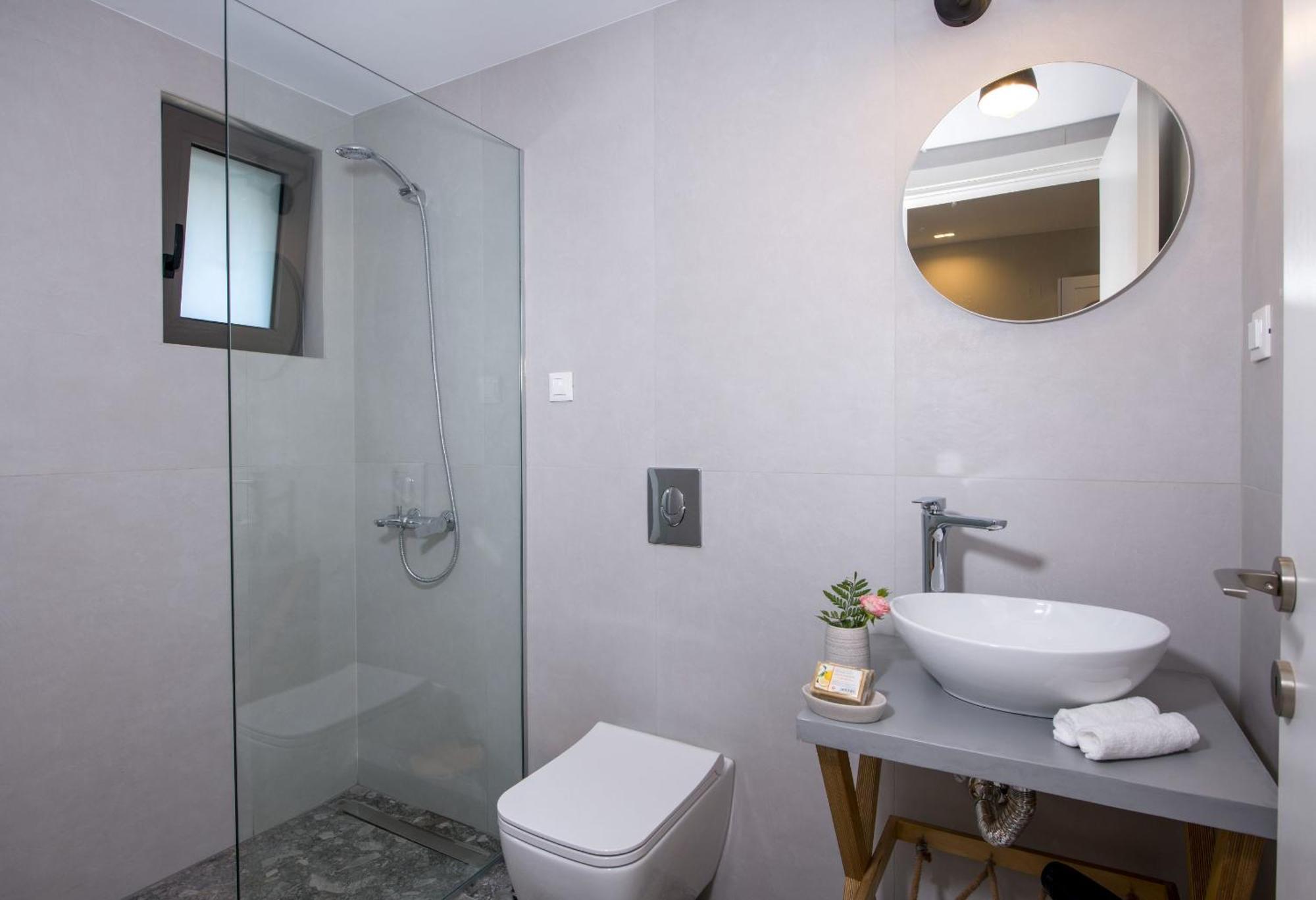 Eleanthi Modern Living Apartment Galatas  Room photo
